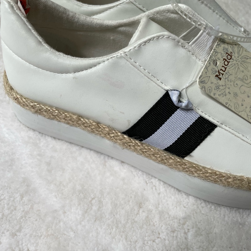 Mudd Beyley Double Stripe Slip On Shoe 8.5 NWT - Picture 7 of 8